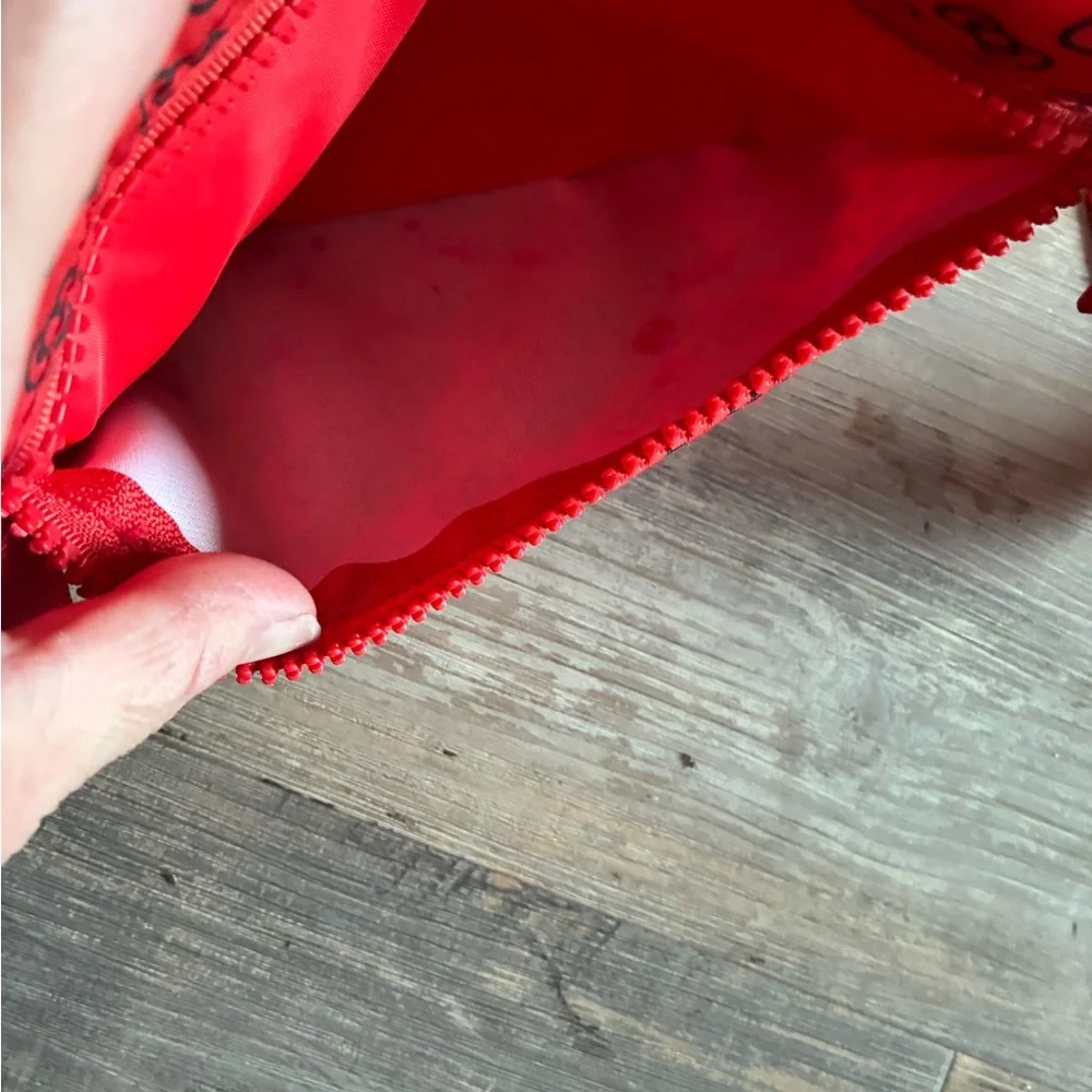 Hello Kitty Red Fanny pack - Picture 4 of 8